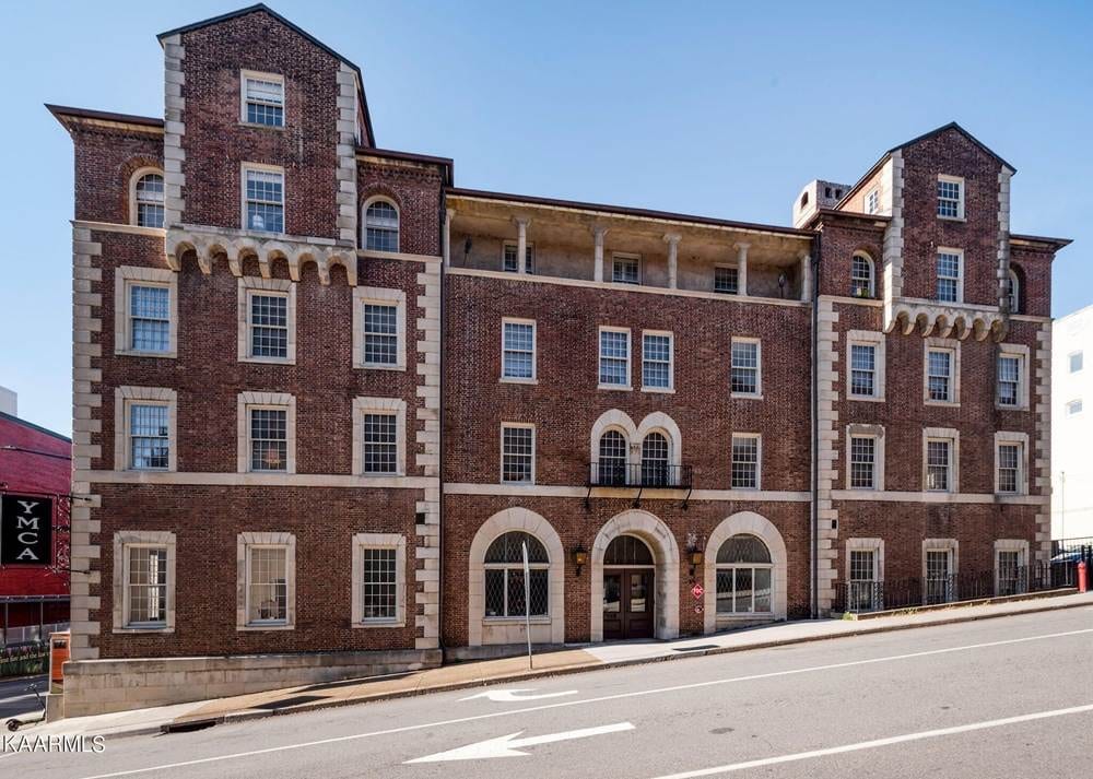 Crown Court Condominiums