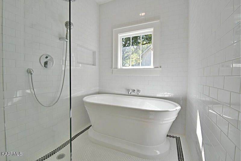 2014-E-Glenwood-Ave-2615695209000000-o