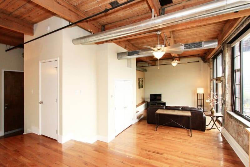 20161028204939895113000000-o