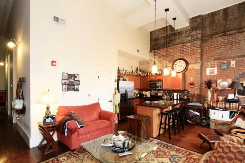 20170220225317125077000000-o