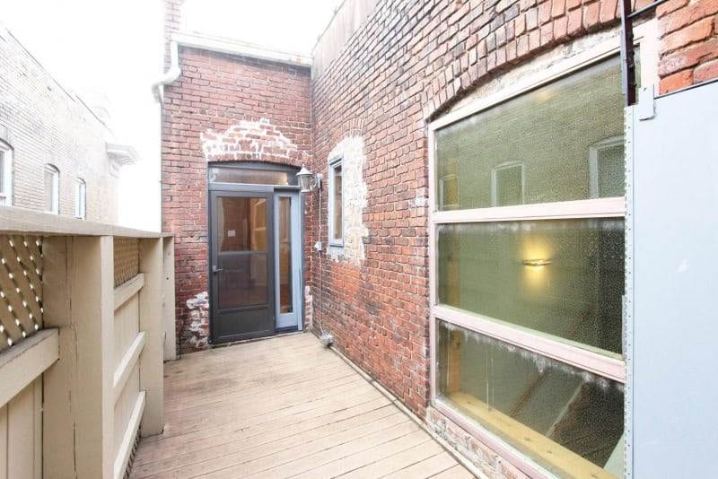 20181026222249482079000000-o