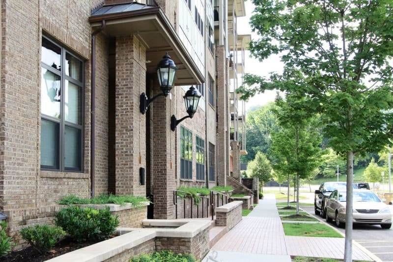 20200409011858010973000000-o