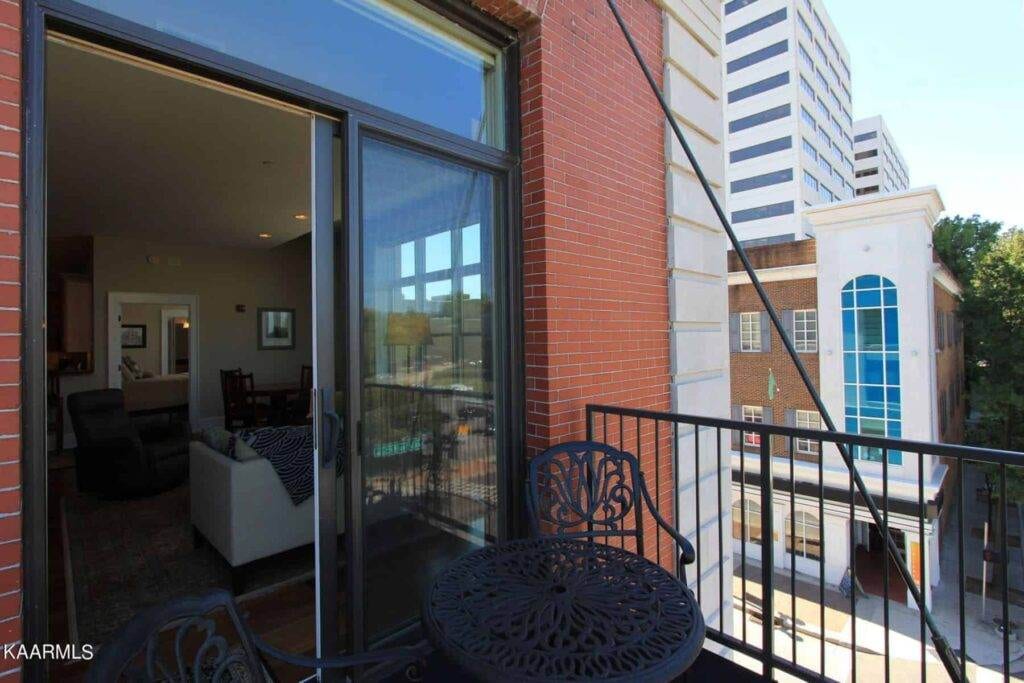 300-Building-301-0831167614