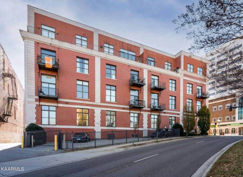 300-Building-301-21455905557