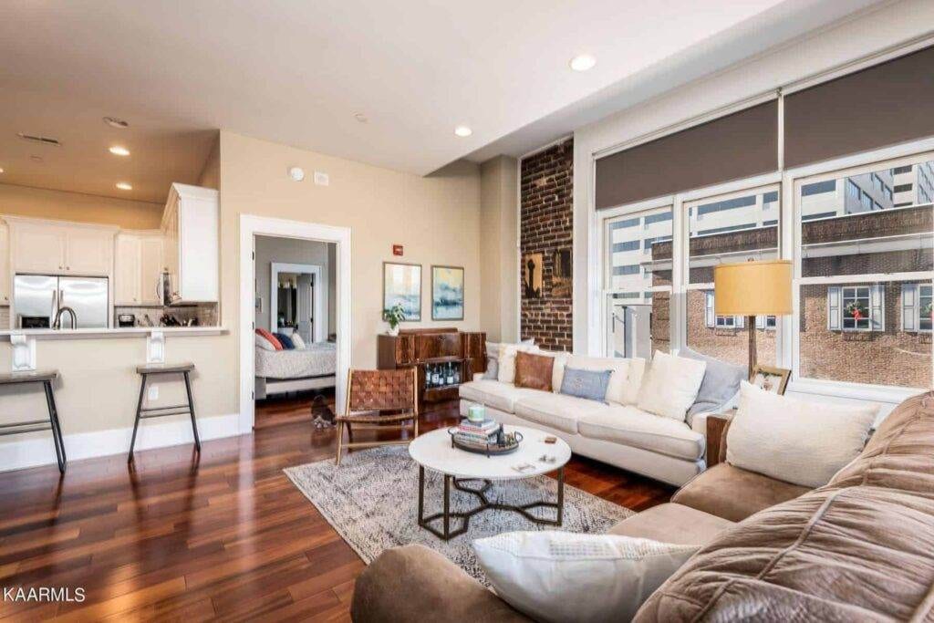 300-Building-301-21512366793