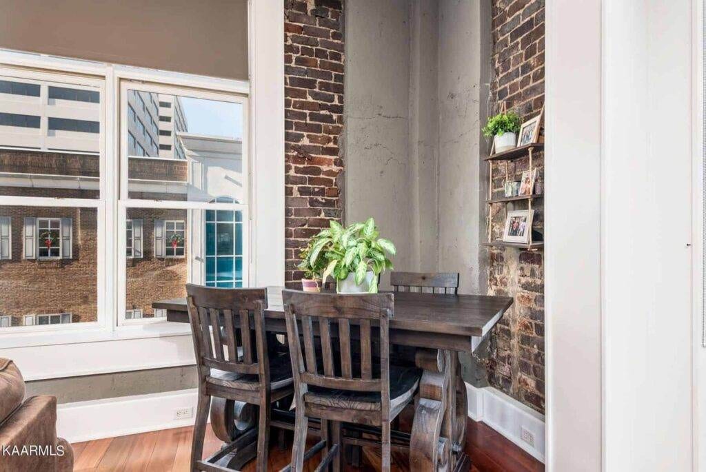 300-Building-301-21517440082