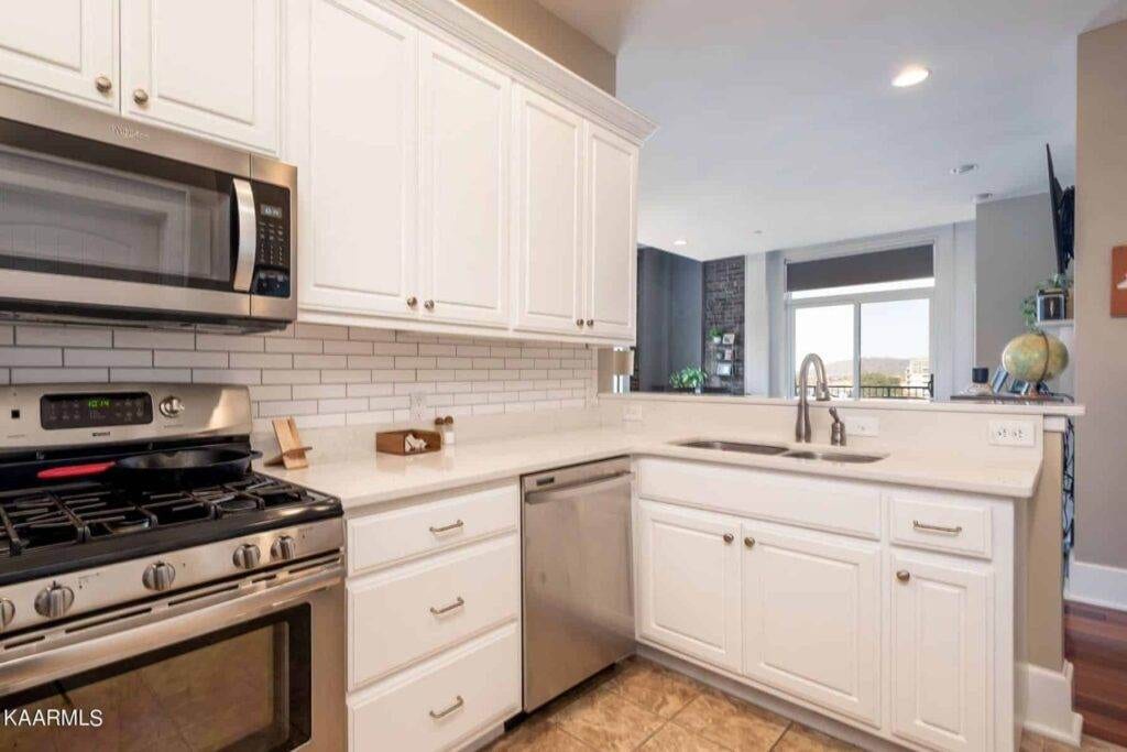 300-Building-301-21524886072