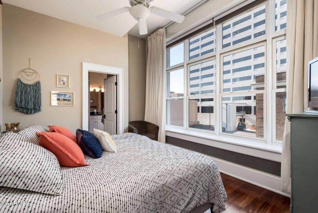 300-Building-301-21538712195