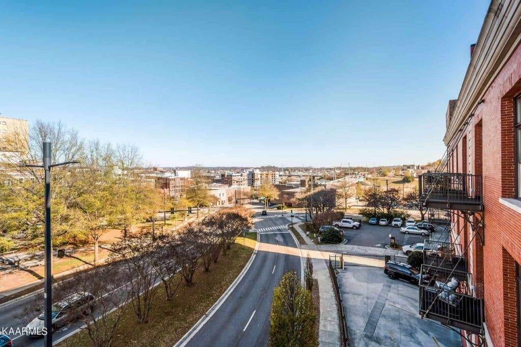 300-Building-301-21552870998