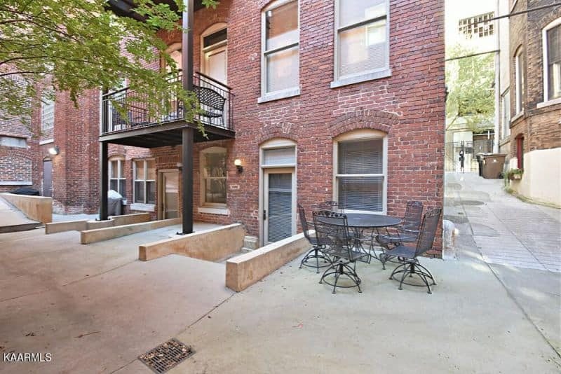 402-W-Church-Ave-35637886854