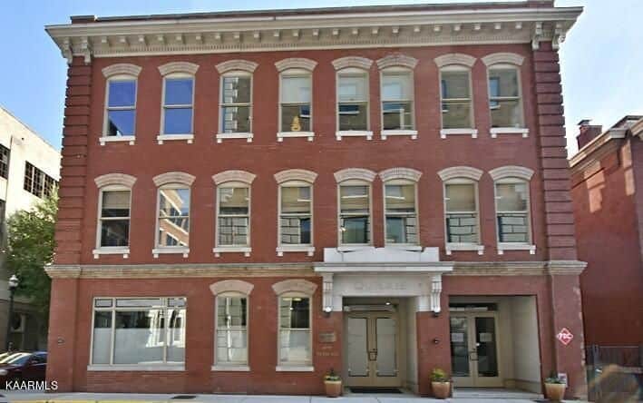 402-W-Church-Ave-40126765282