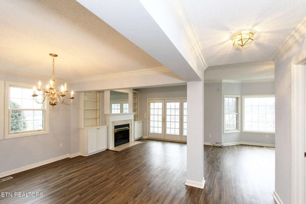 512-Riverfront-4252923945