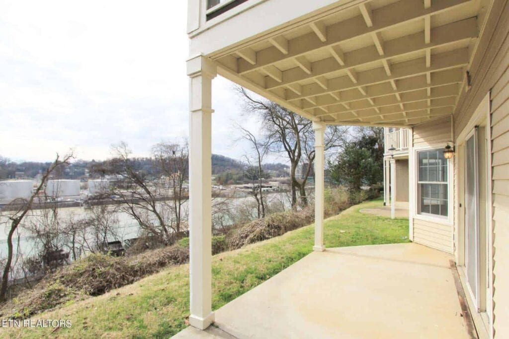 512-Riverfront-4420689196