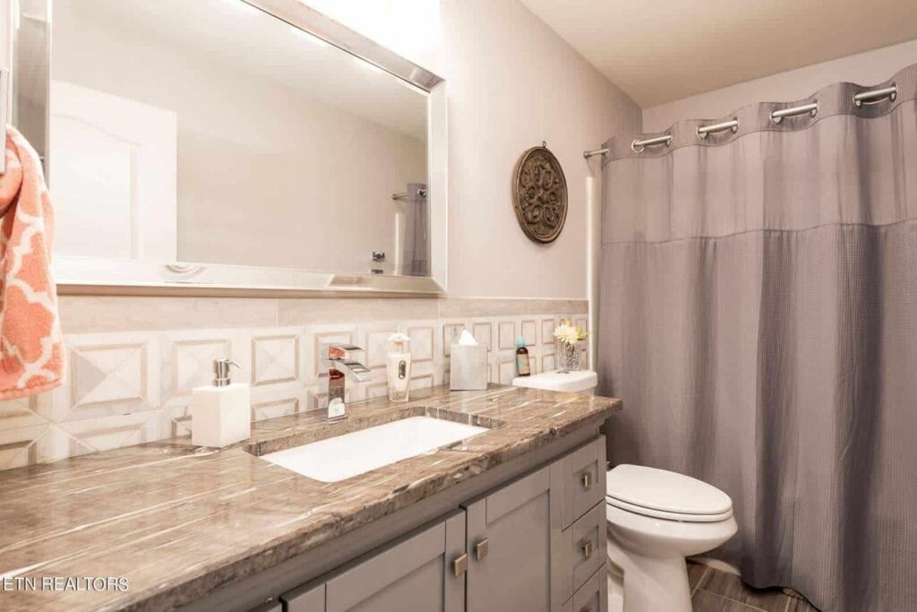 550-Riverfront-182330653157