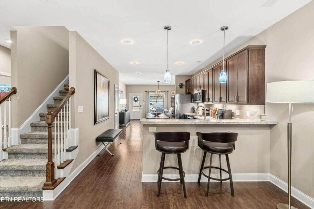 Albatross-Lane-12157061701