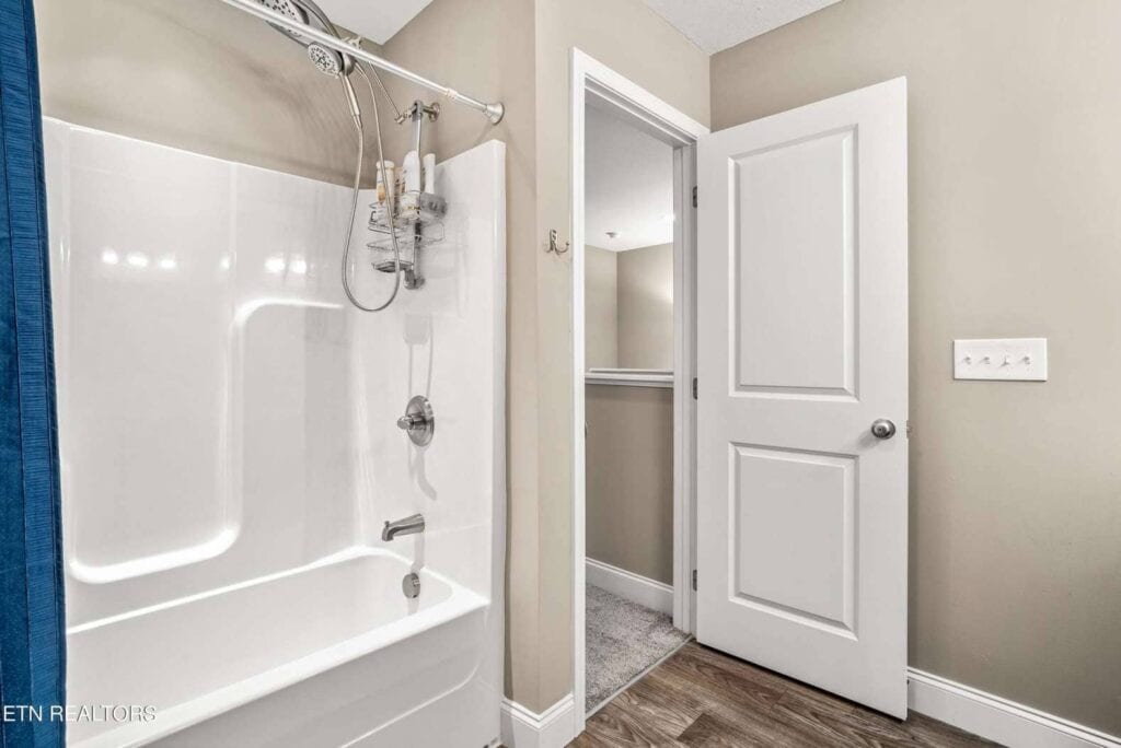 Albatross-Lane-12447290736