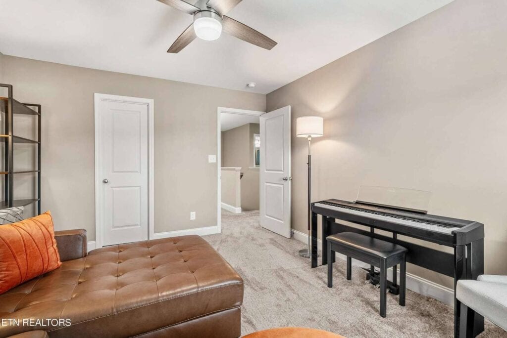 Albatross-Lane-12757318611