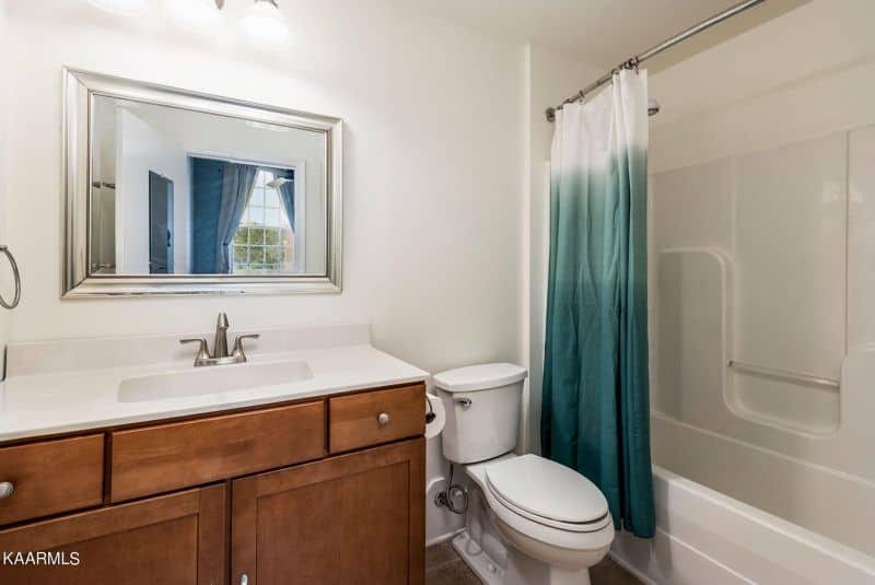 Brownlow-206-3153704781484