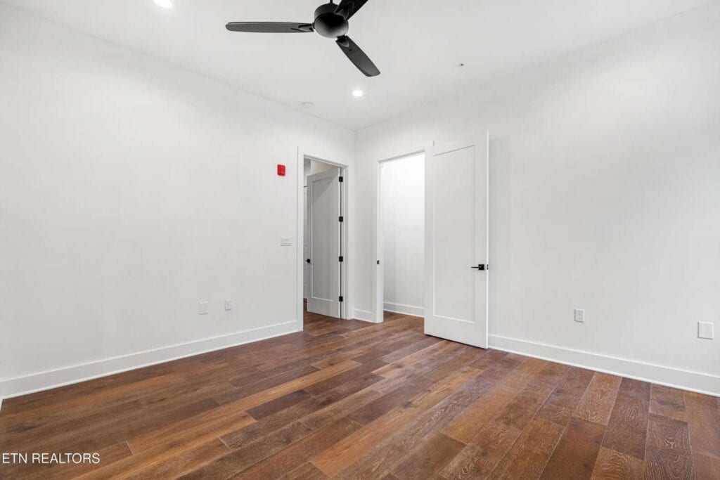 Century-202-034552045285