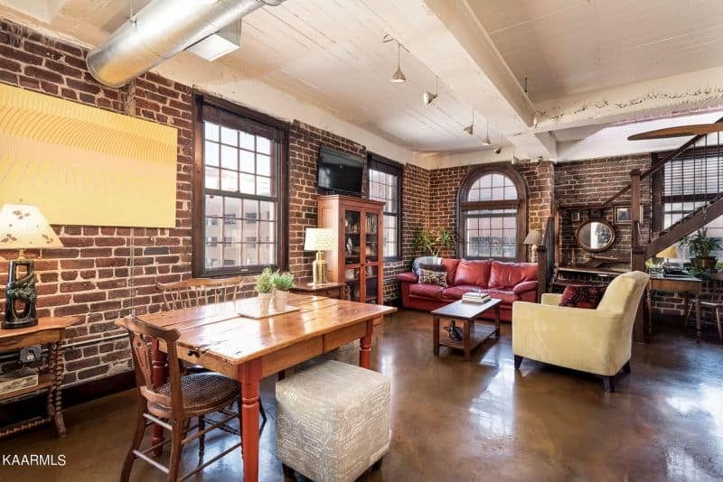 Crown-Court-402-1025623997786