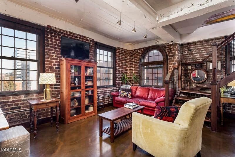 Crown-Court-402-1025628732863