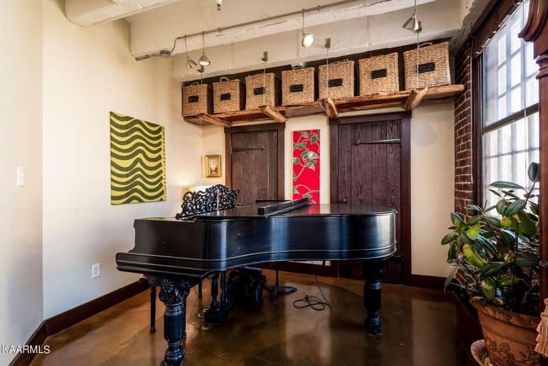 Crown-Court-402-1025635719662