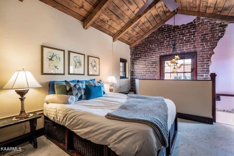 Crown-Court-402-1025653645866