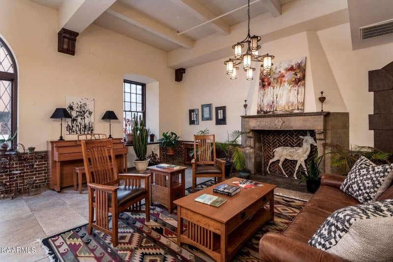 Crown-Court-402-1030016730473