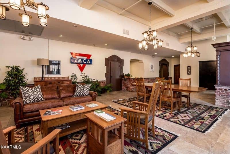 Crown-Court-402-1030021836399