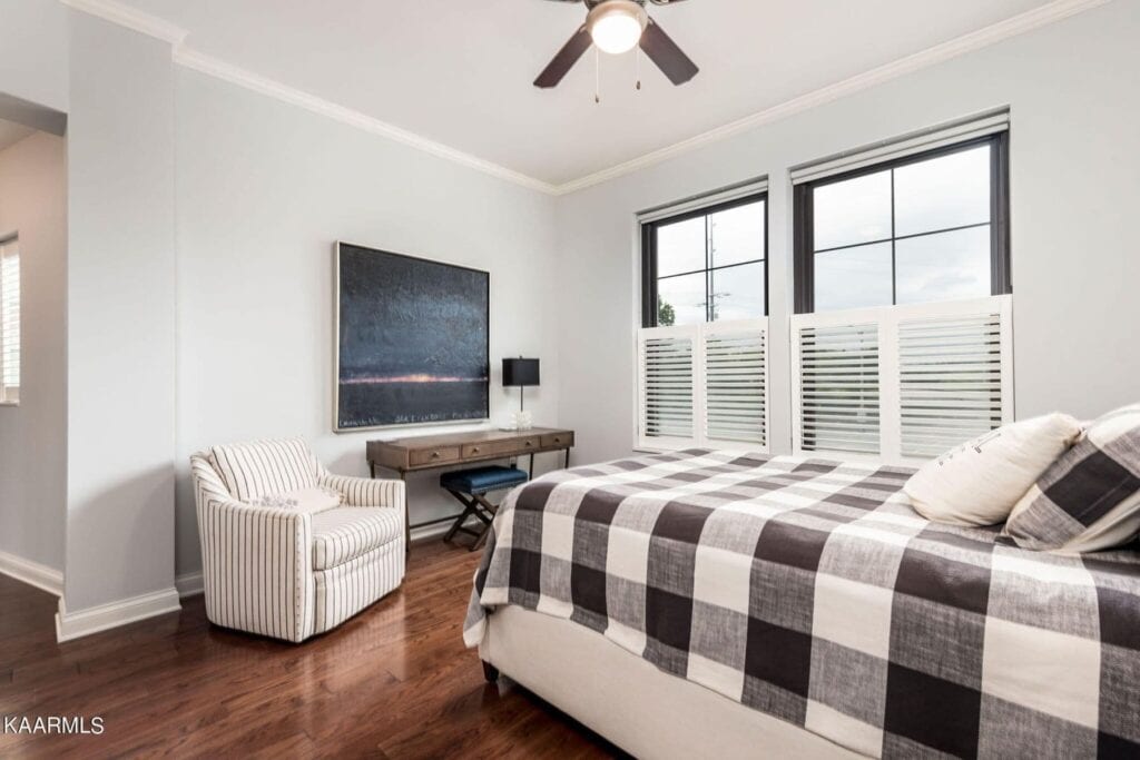 Crozier-204-3636257582