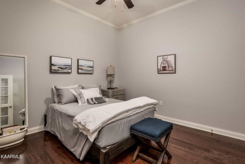 Crozier-204-3648973080