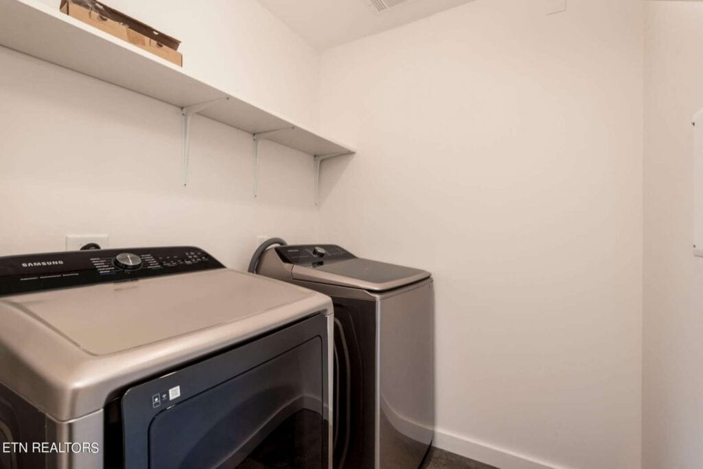 Fairmont-Flats-106-643739371