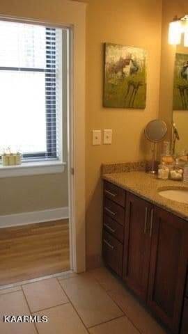 Holston-1104-07302328