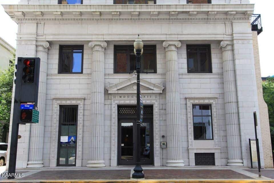 Holston-1104-14271565