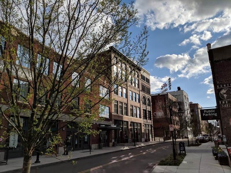 Jackson-Ave-in-Spring