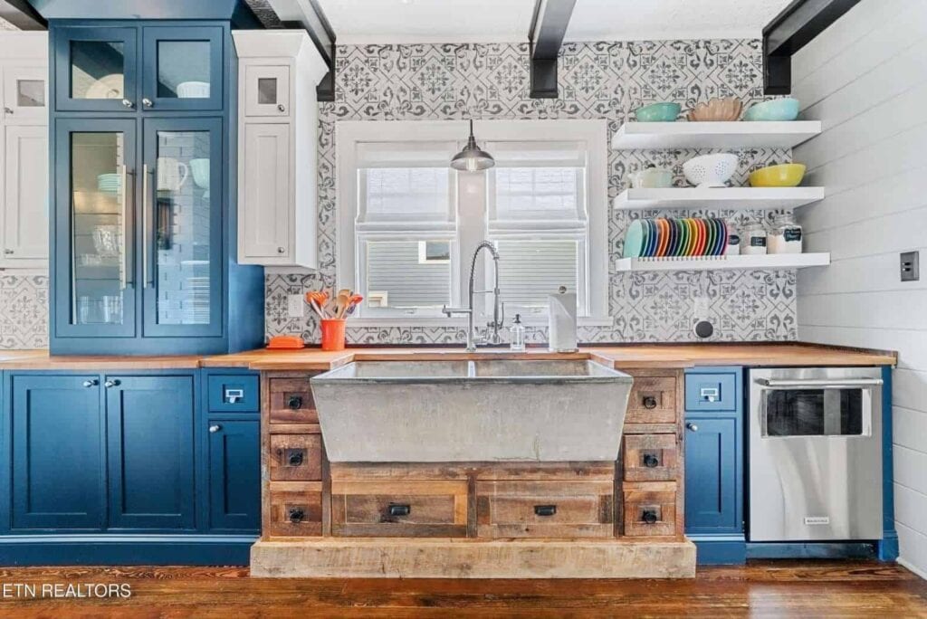 Montclair-5218845811