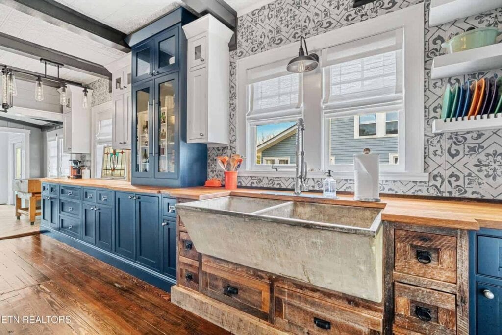 Montclair-5234400841