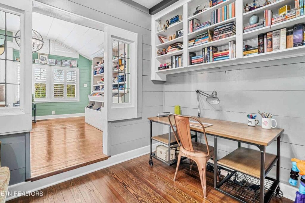 Montclair-5355166280