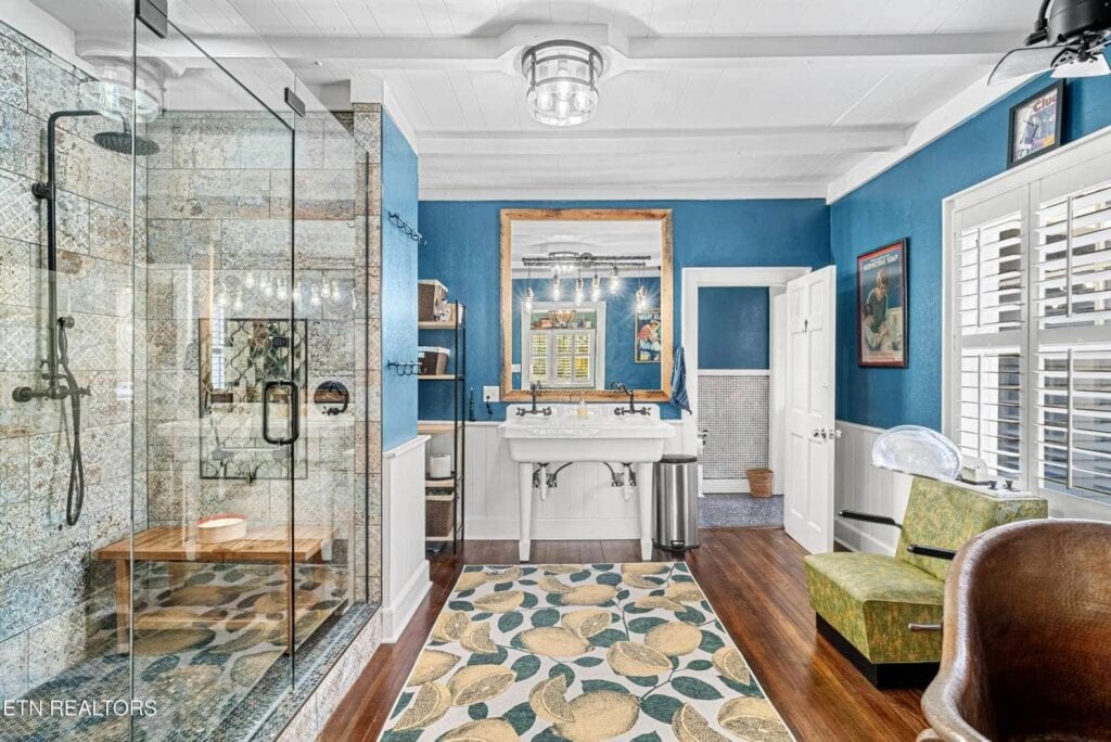 Montclair-5507072531