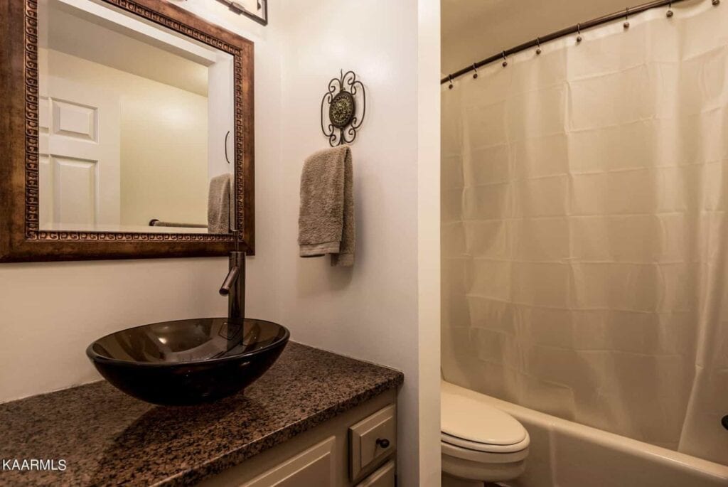 Pembroke-303-135826386