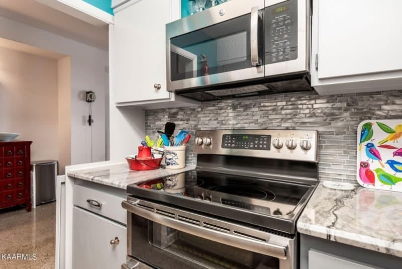 Pembroke-404-11014350862282