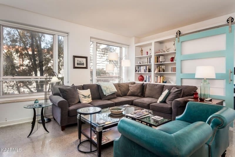 Pembroke-404-11014353251657