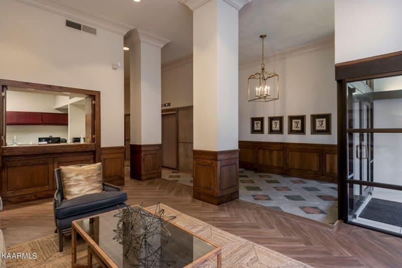 Pembroke-404-11014410574955