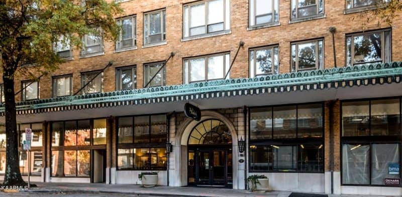 Pembroke-404-203623216330