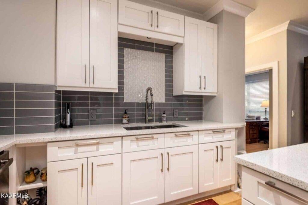 Pembroke-603-549099575