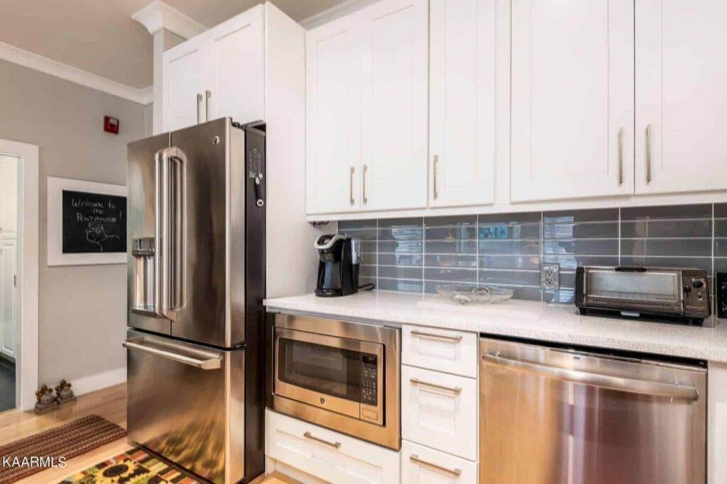 Pembroke-603-553410566