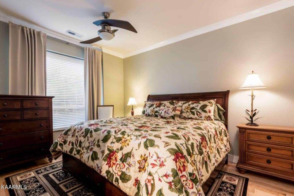 Pembroke-603-613253344