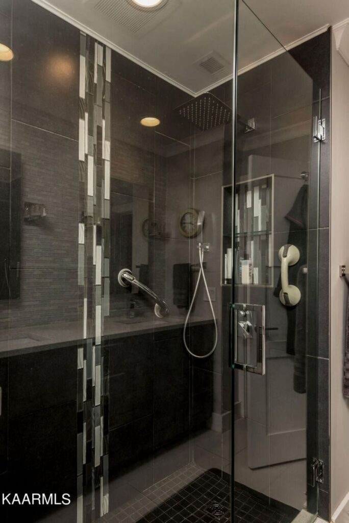 Pembroke-603-617804885