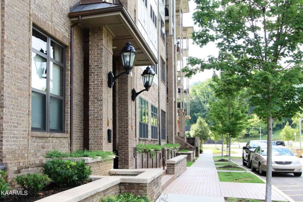 Riverwalk-322-19185531832649