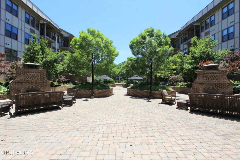 Riverwalk-526-174649907645